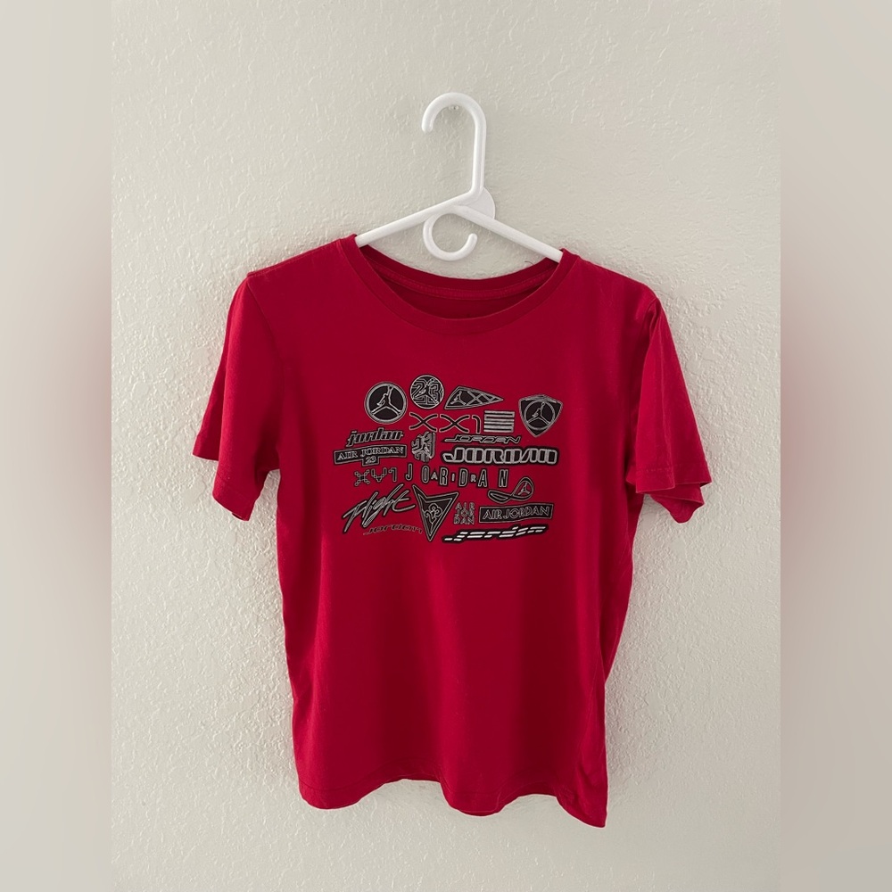 JORDAN Red Graphic Kids T-Shirt for boys size XL like new